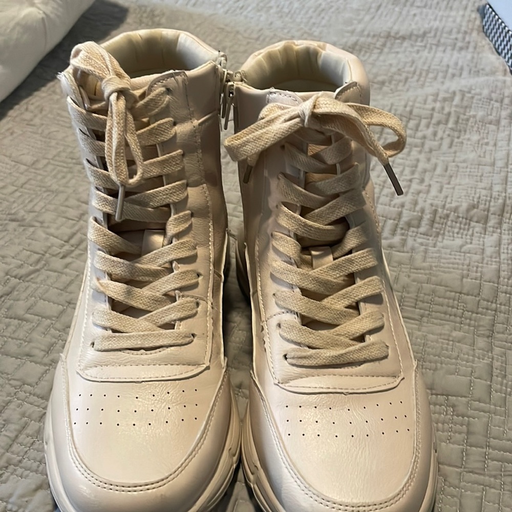 Quip high top boots/can pass as sneakers.